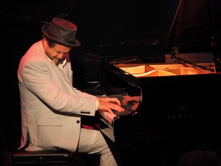 Barney McAll playing piano